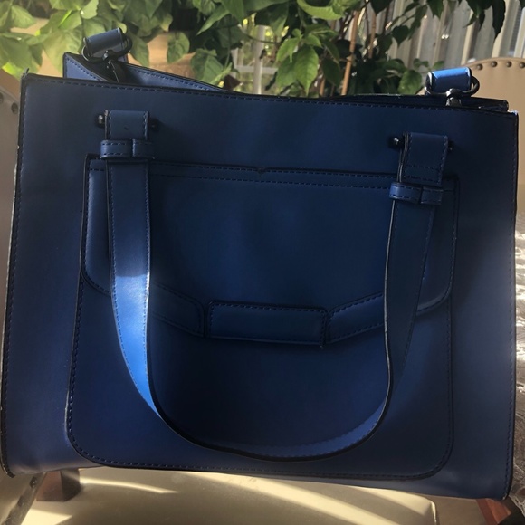 BCBG BLUE BAG - Picture 1 of 6